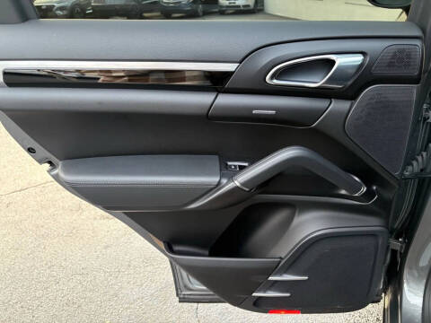 2018 Porsche Cayenne Platinum Edition