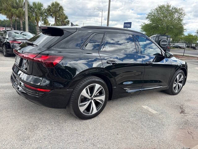 2024 Audi Q8 e-tron 18