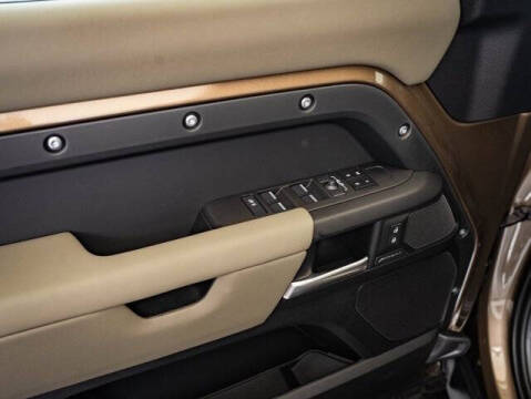 2026 Land Rover Defender 110 P300 S