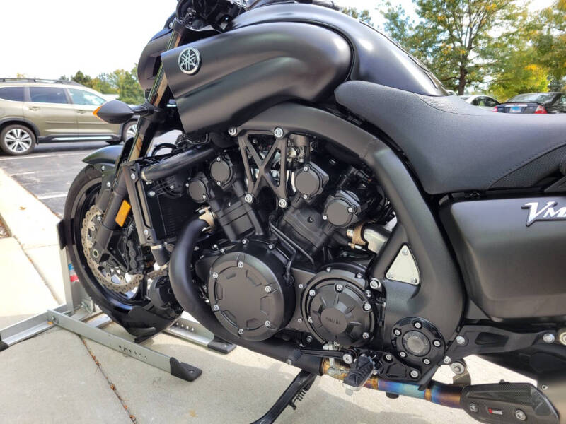 2020 Yamaha VMAX Matte Raven Black