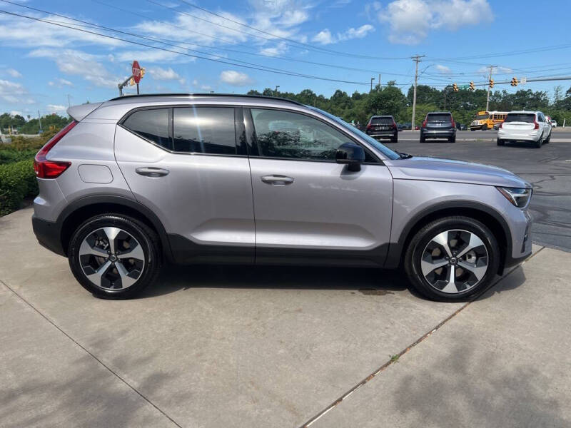 2026 Volvo XC40 B5 Plus