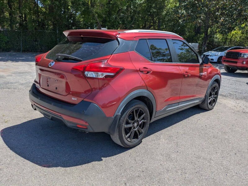 2020 Nissan Kicks SR