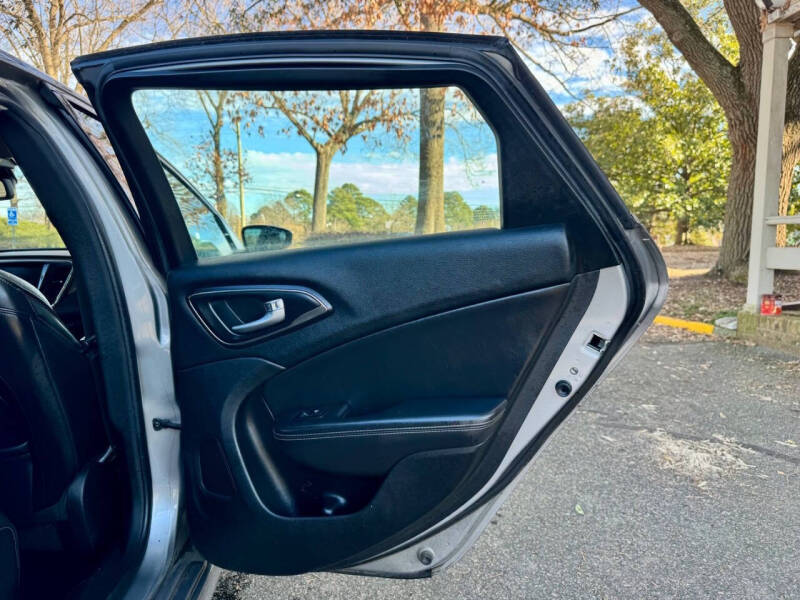 2015 Chrysler 200 C
