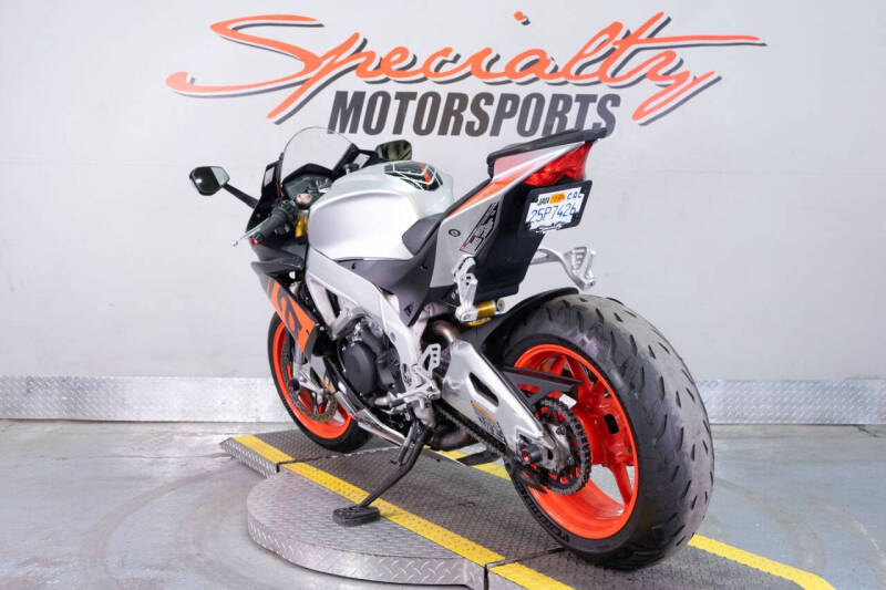 2017 Aprilia RSV4