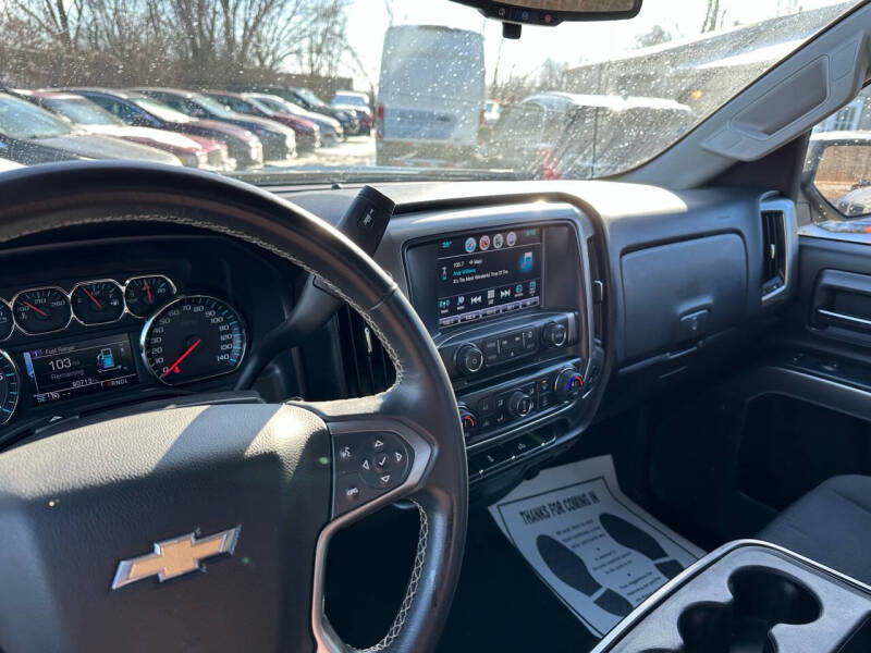 2017 Chevrolet Silverado 1500 LT photo 9