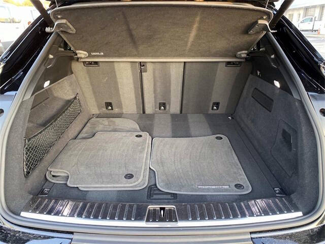 2022 Porsche Cayenne Coupe Platinum Edition