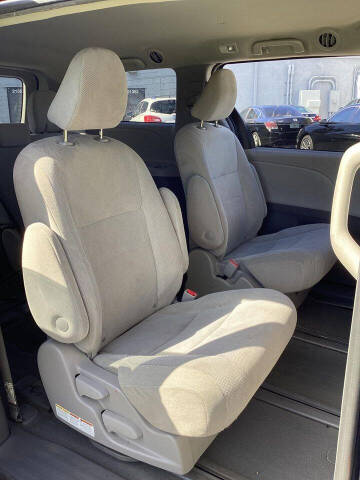 2019 Toyota Sienna L 7-Passenger