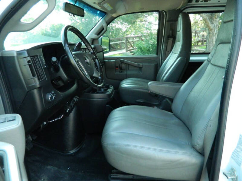 2017 GMC Savana 2500