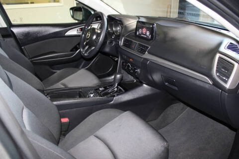 2017 Mazda MAZDA3 Sport