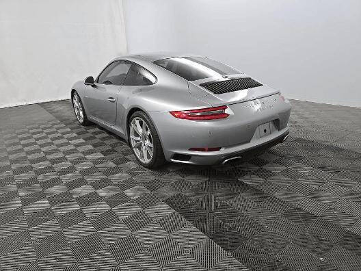 2018 Porsche 911 Carrera