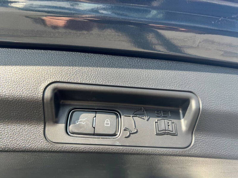 2023 Ford Explorer Hybrid Platinum