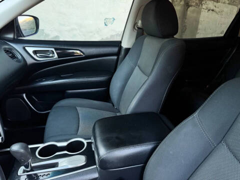 2020 Nissan Pathfinder S