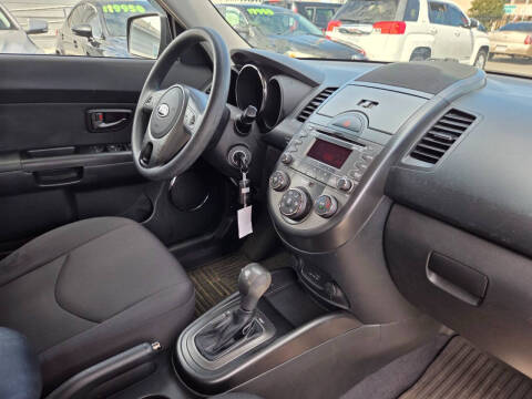 2011 Kia Soul +