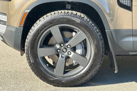 2025 Land Rover Defender 110 P300 S