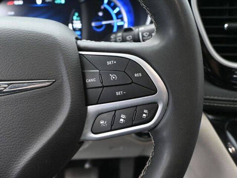 2023 Chrysler Pacifica Plug-In Hybrid Touring L