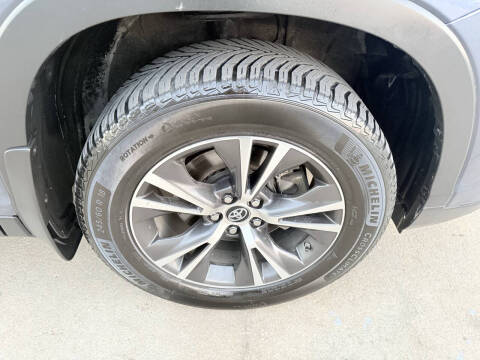 2019 Toyota Highlander LE Plus