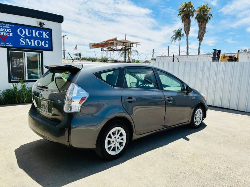 2013 Toyota Prius v Three
