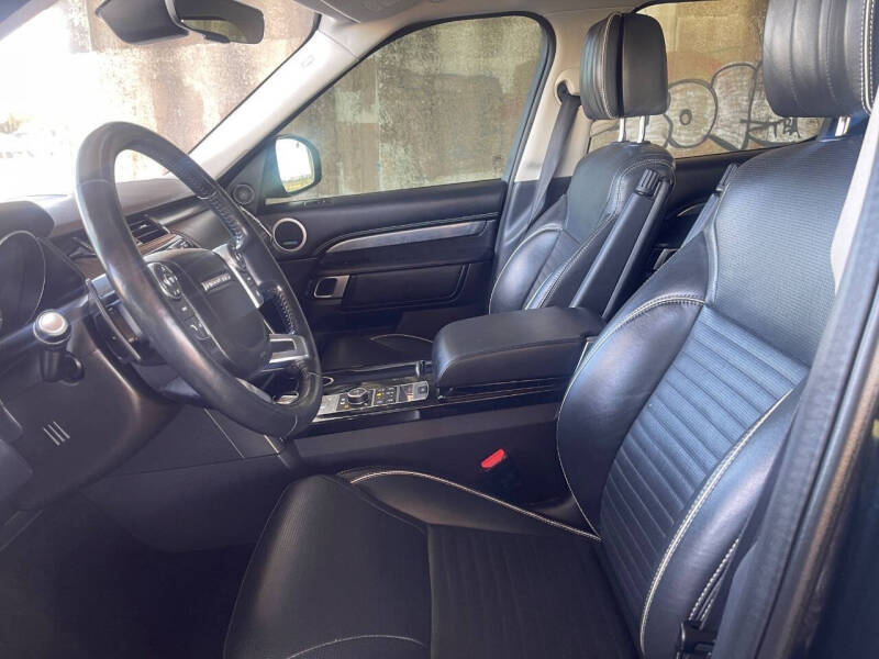 2017 Land Rover Discovery First Edition