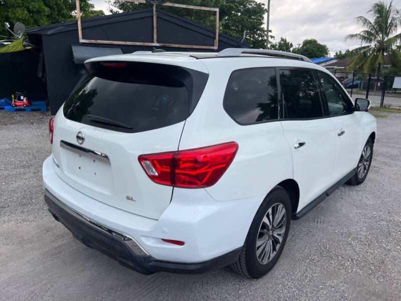 2018 Nissan Pathfinder SL