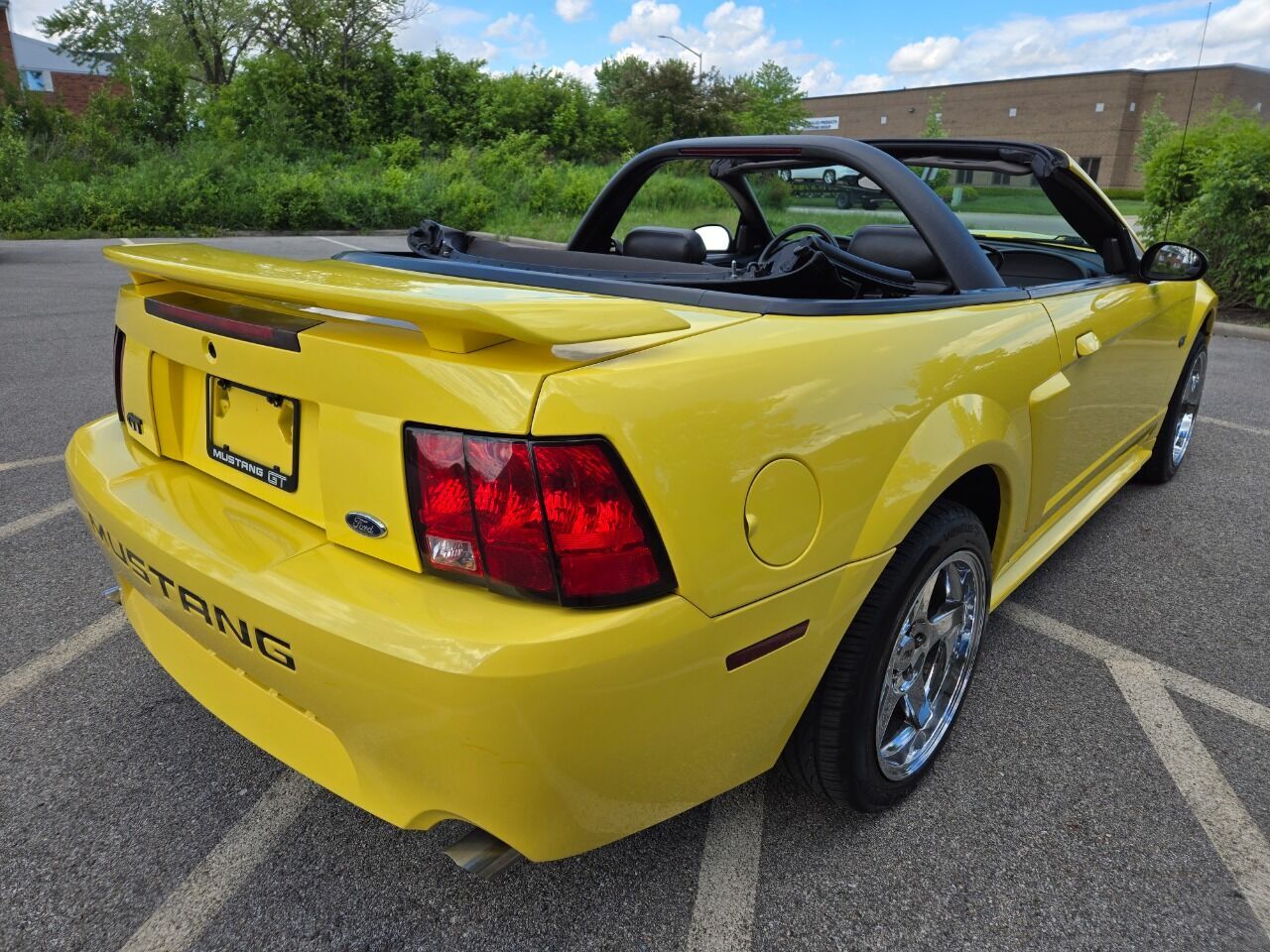 2001 Ford Mustang 34