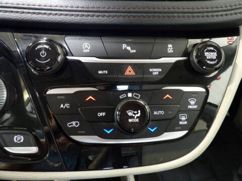 2020 Chrysler Pacifica Limited 35th Anniversary