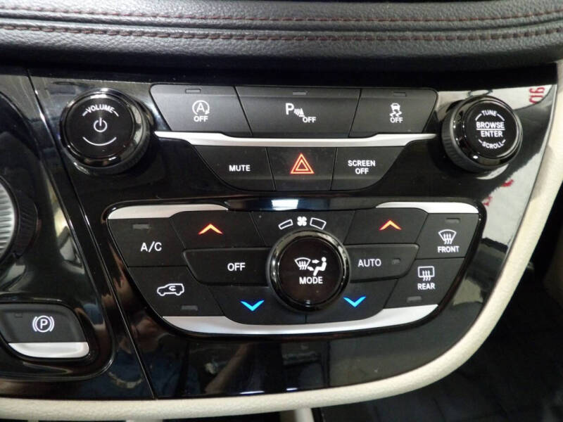 2020 Chrysler Pacifica Limited 35th Anniversary