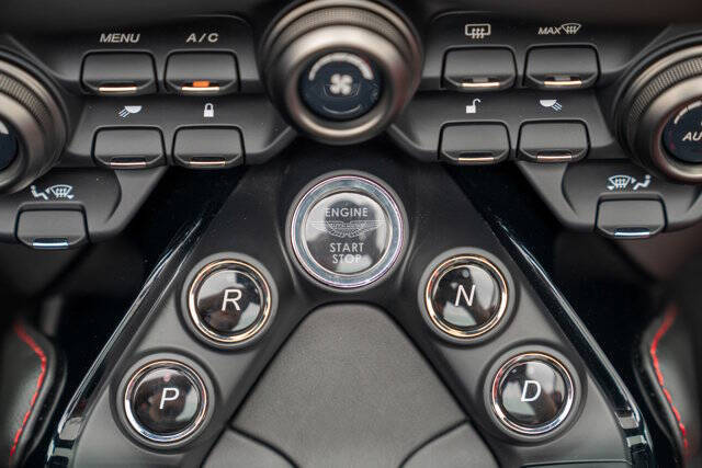 2021 Aston Martin Vantage 19