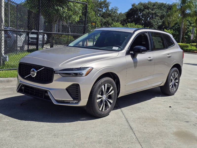 2025 Volvo XC60 B5 Core Dark Theme