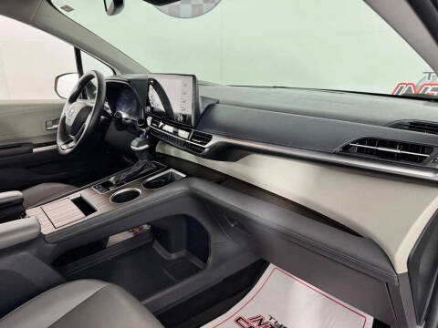 2021 Toyota Sienna XLE 7-Passenger