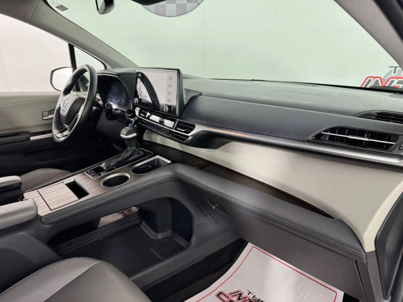 2021 Toyota Sienna XLE 7-Passenger