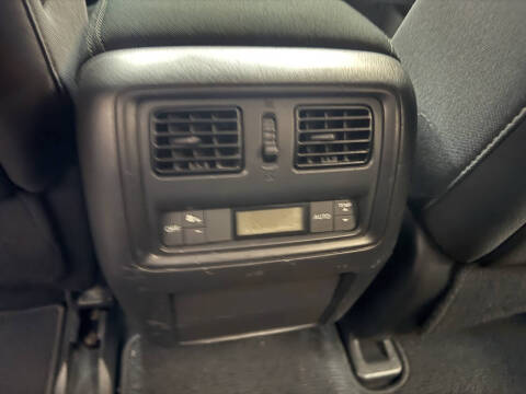 2017 Nissan Pathfinder SV