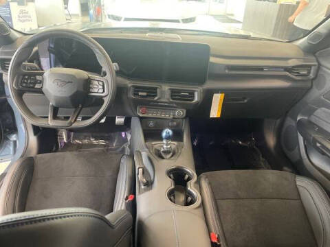 2025 Ford Mustang Dark Horse