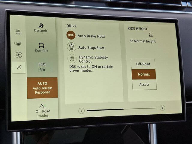 2025 Land Rover Range Rover P530 SE LWB