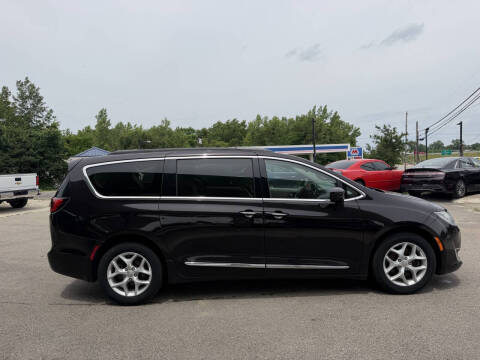2017 Chrysler Pacifica Touring Plus