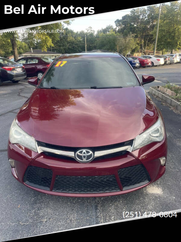 2017 Toyota Camry SE's photo