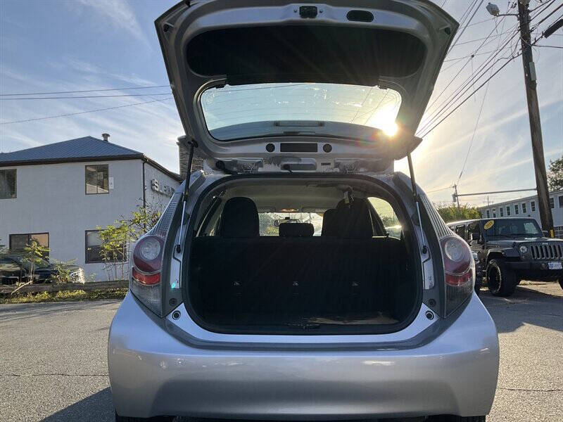 2014 Toyota Prius c Two