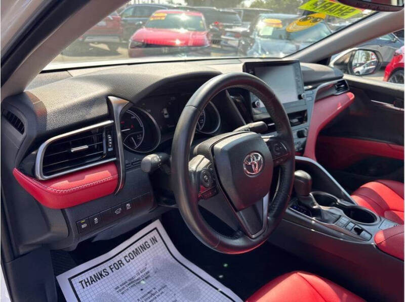 2022 Toyota Camry Hybrid XSE