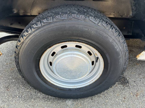 2003 Ford E-Series E-150 Base