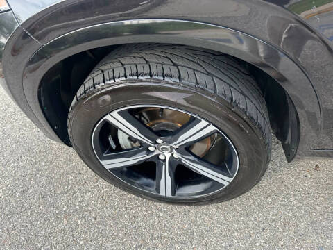 2017 Volvo XC90 T5 Momentum