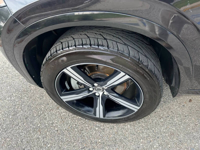 2017 Volvo XC90 T5 Momentum