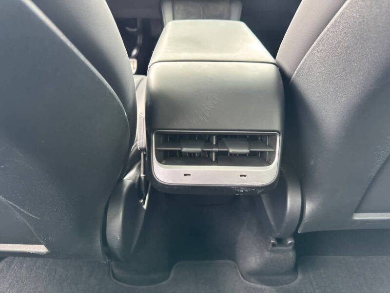 2025 Tesla Model Y Performance