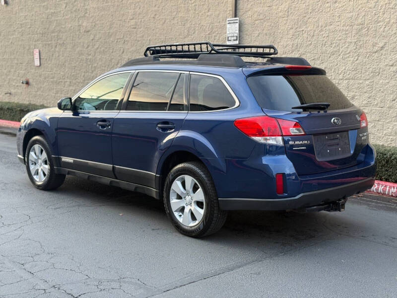 2011 Subaru Outback 2.5i Premium