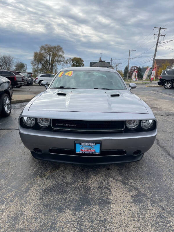 2014 Dodge Challenger SXT photo 2