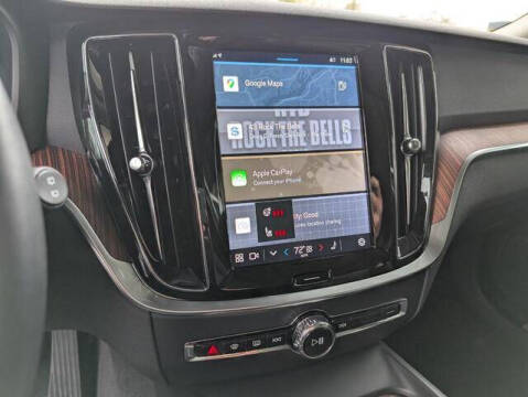 2025 Volvo V60 Cross Country B5 Plus