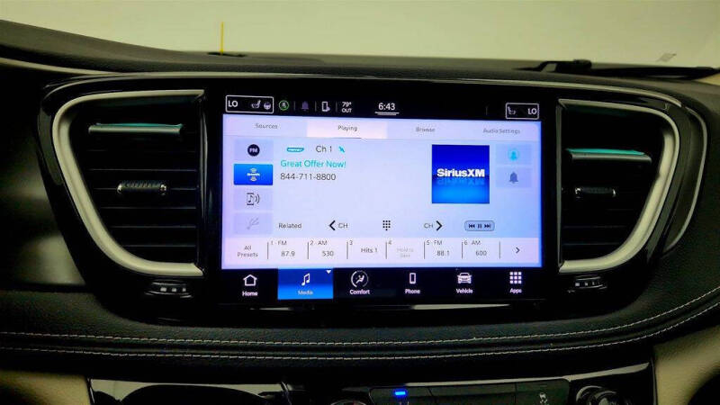 2022 Chrysler Pacifica Hybrid Touring L