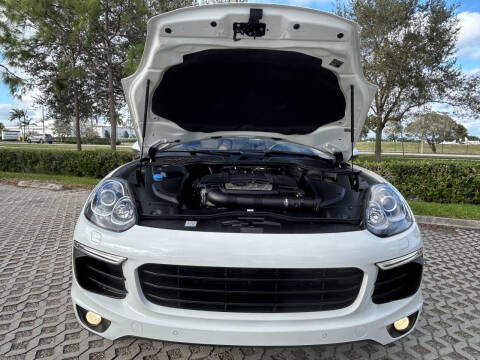 2017 Porsche Cayenne Platinum Edition