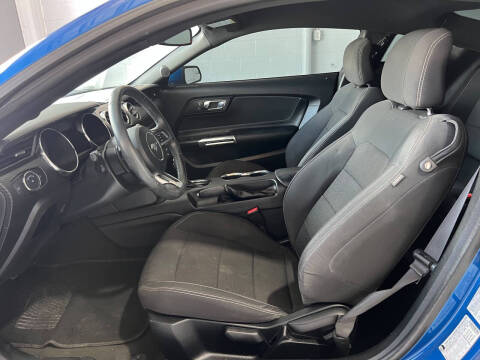 2017 Ford Mustang V6