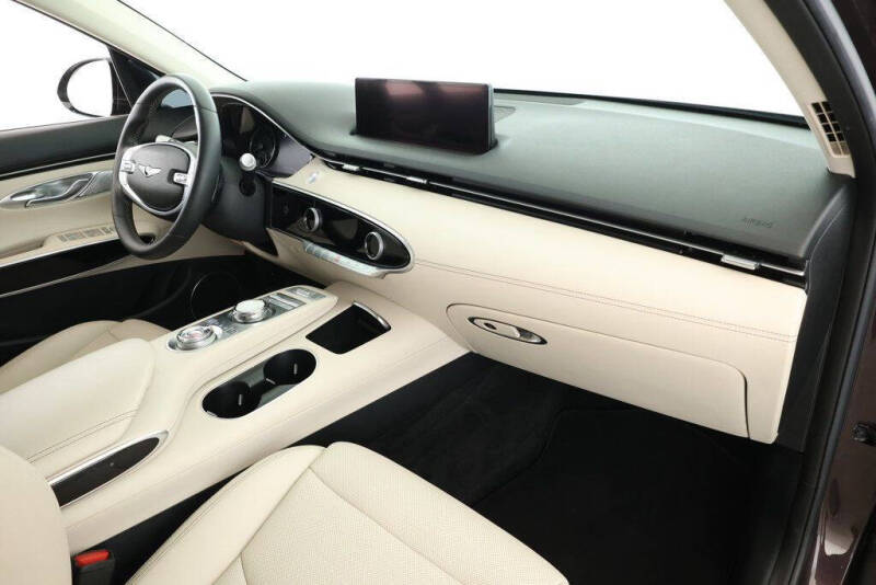2022 Genesis GV70 2.5T Standard