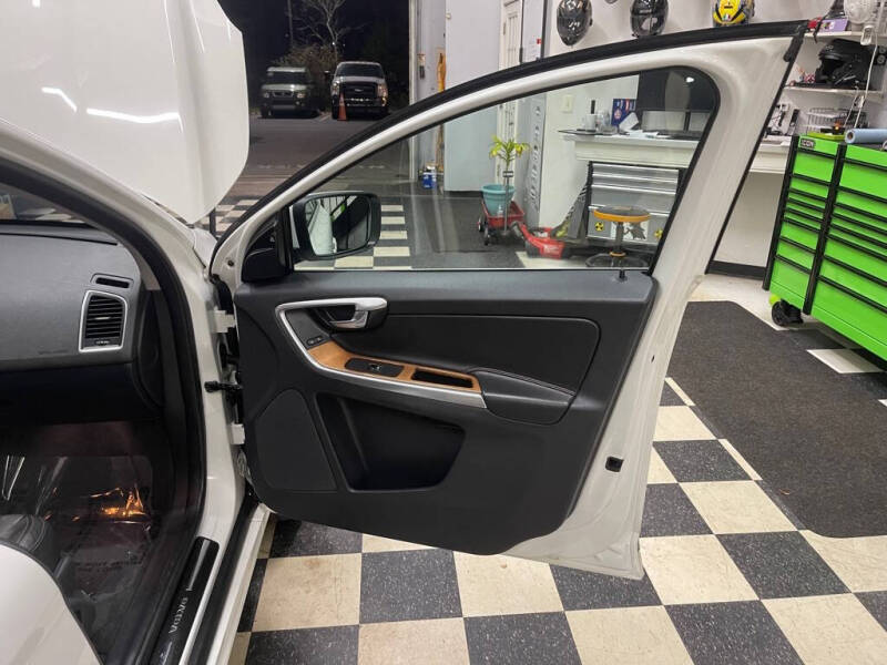 2017 Volvo XC60 T5 Inscription