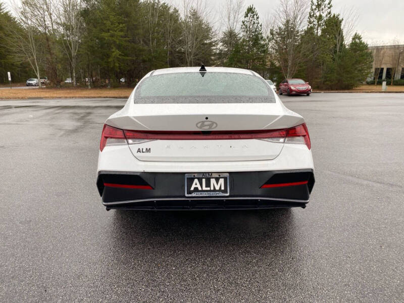 2024 Hyundai Elantra SEL